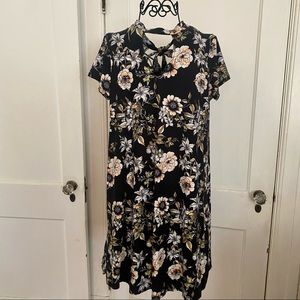 Open neck and tie back floral dress